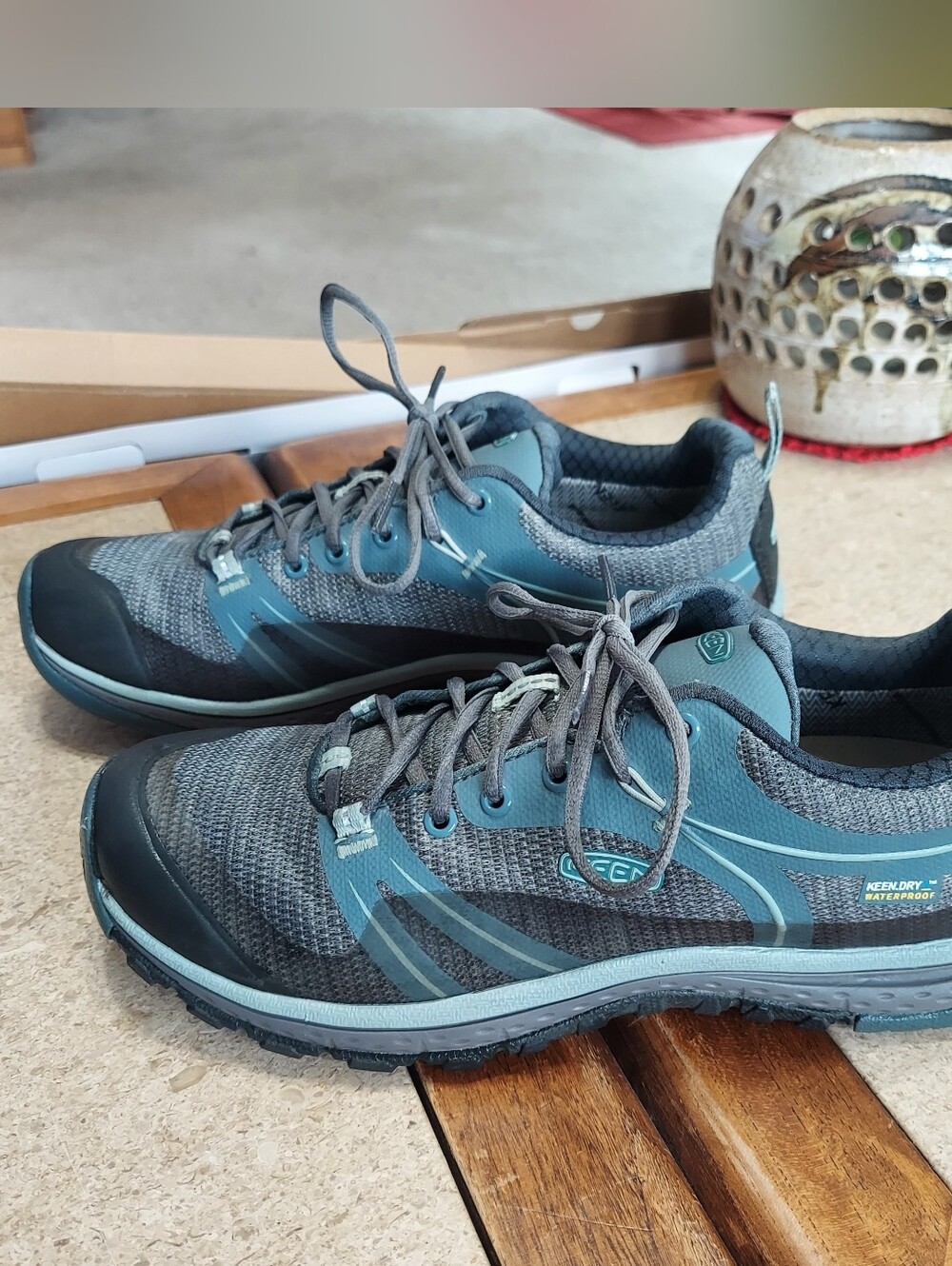 Keen Terradora Woman's  Teal and Gray Trail Shoes Size 6.5
